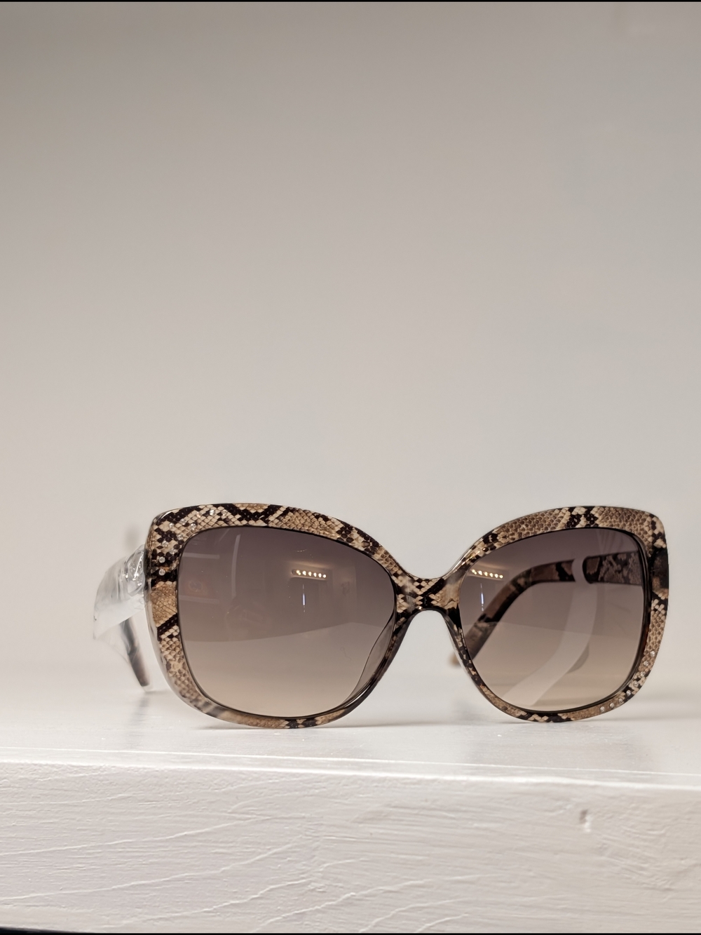 ​GUESS Snakeskin Crystal Cat Eye Sunglasses NWT